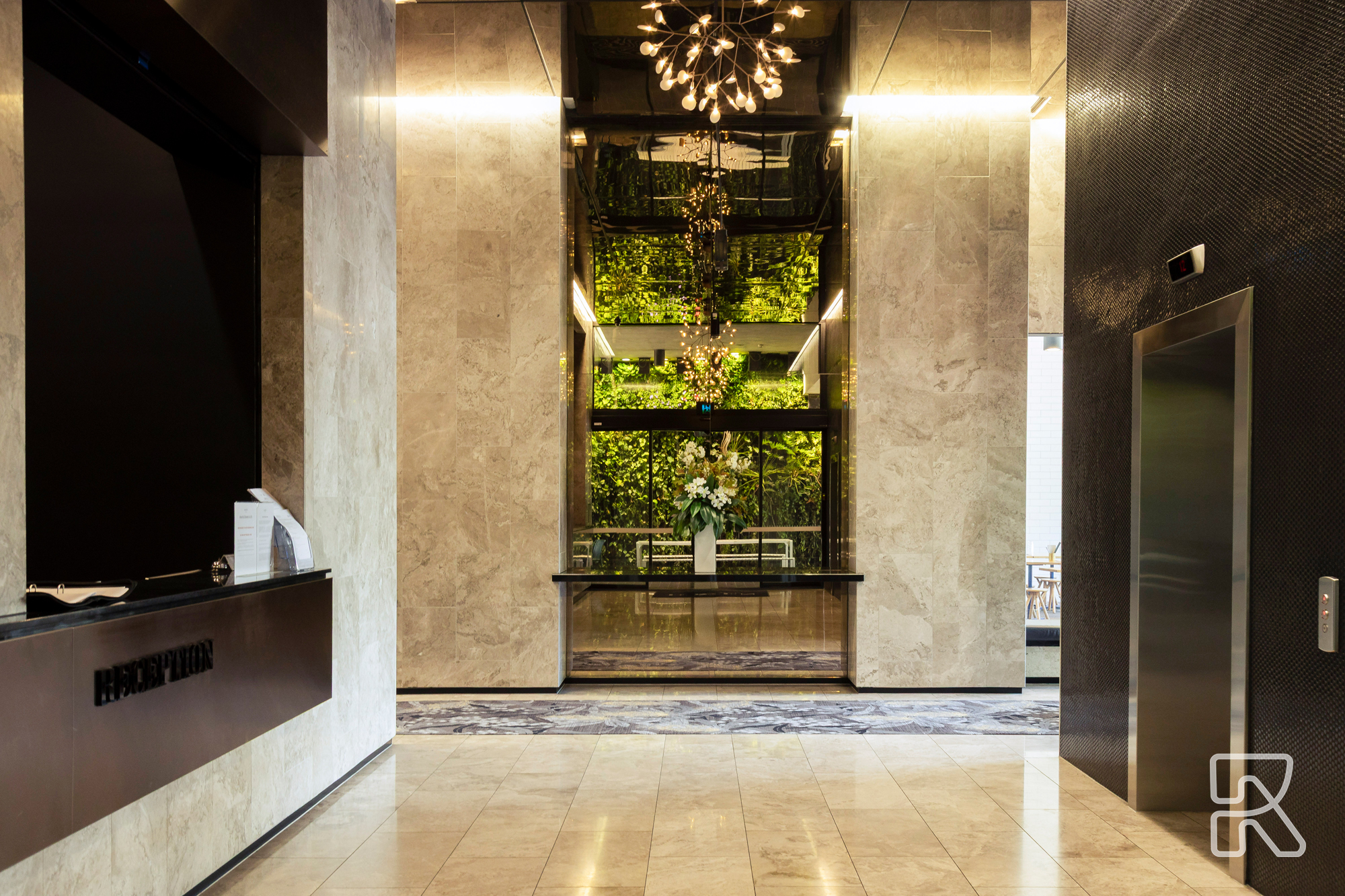 402/12 Cunningham Street, Newstead - Thumbnail 2