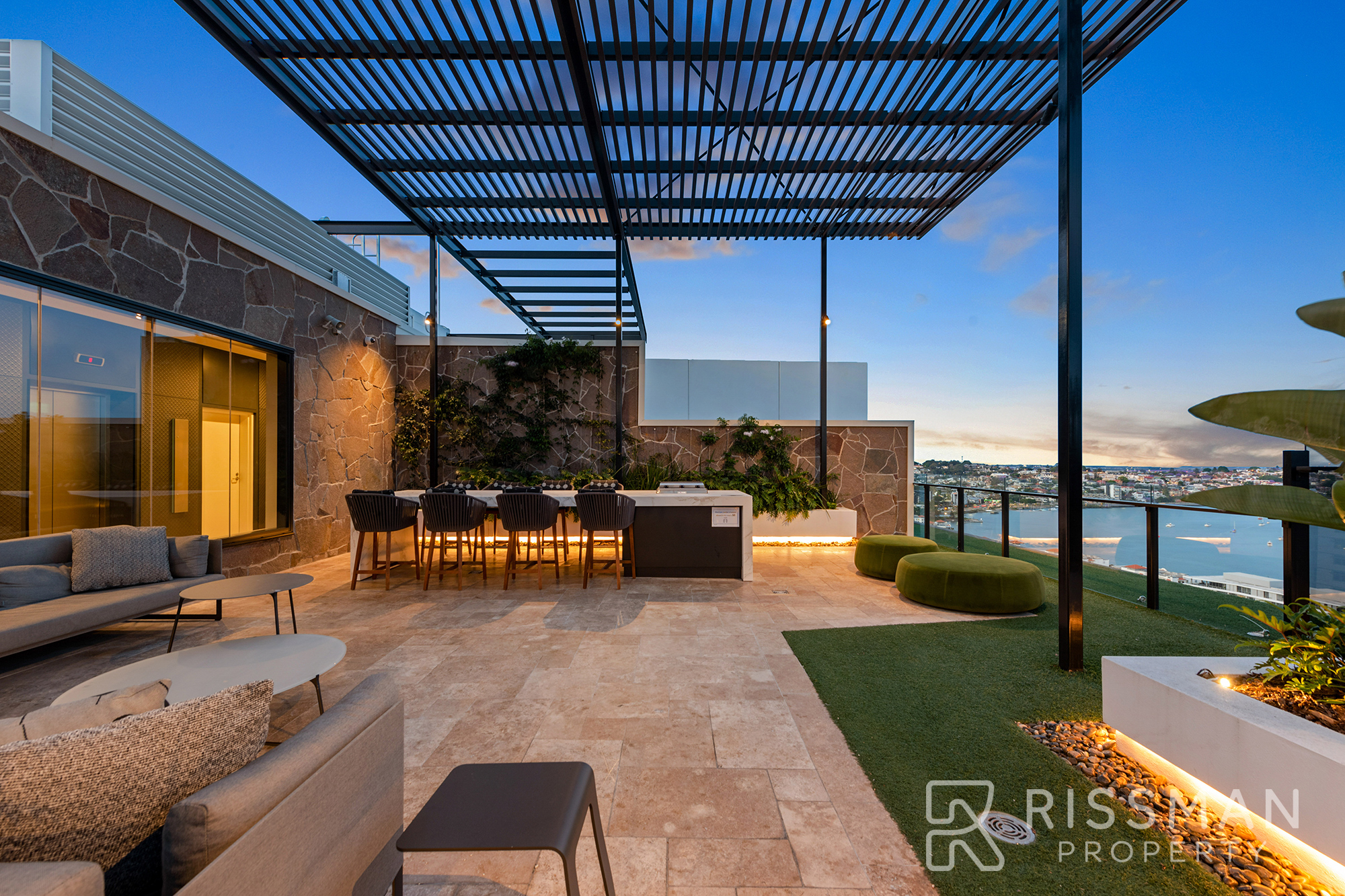 402/12 Cunningham Street, Newstead - Thumbnail 7